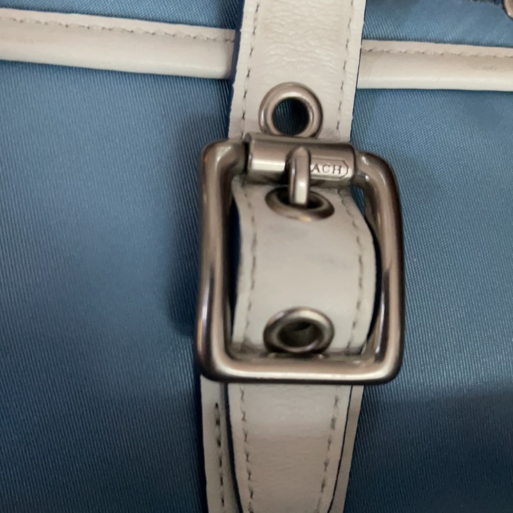 Blue COACH PURSE | Baby Blue and White | Med NWOT | Coach Hamptons Weekend Bag - Picture 8 of 9